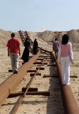 Noor Al-Bastaki, Paths and Steps, 2005. Performed in the Sakheer area, Bahrain, 2005. Documentary photographs, series of 25 digital prints, dimensions variable.