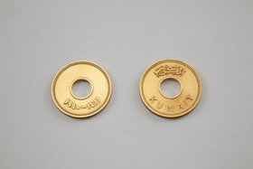 Mesrop, Fils, 2012, gold 18k. Courtesy of MinRASY PROJECTS and Museum of Modern Art, Kuwait.