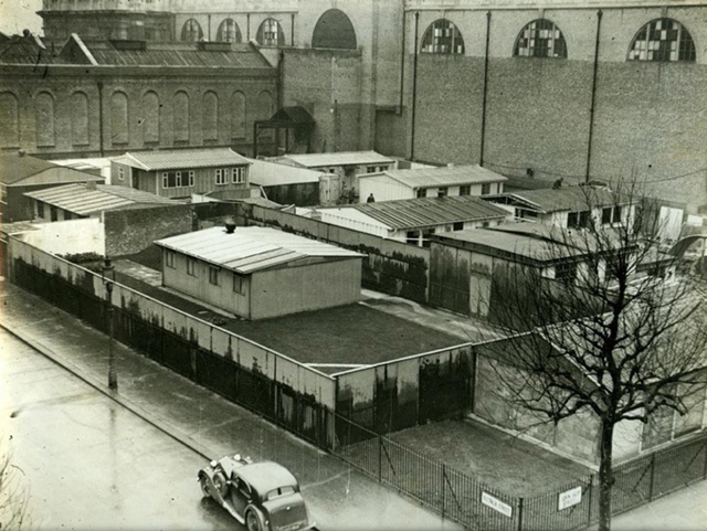 Tate Gallery Exhibits Prefabricated Housing 1944.