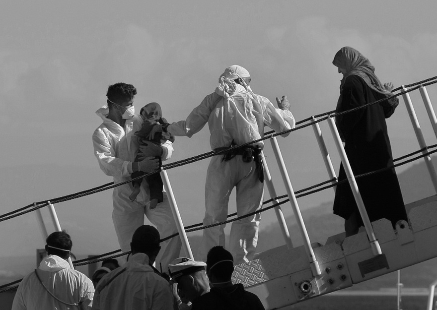 Migrants arriving in Vibo Marina.