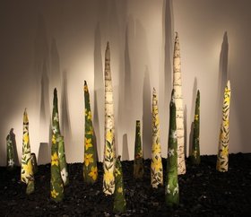 Majida Khattari, Hymne à la vie, 2011, ceramic totems and coal, dimensions variable. Courtesy of the artist. 