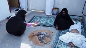 Nujoom Alghanem, Hamama, 2010, film still. Courtesy of Nujoom Alghanem. 