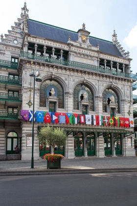 New World Summit – Brussels, 2014. Front of the Royal Flemish Theater (KVS) with all flags of stateless states participating in
the 4th New World Summit.