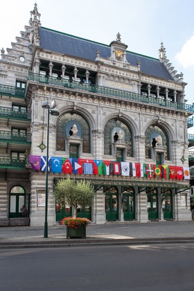 New World Summit – Brussels, 2014. Front of the Royal Flemish Theater (KVS) with all flags of stateless states participating in
the 4th New World Summit.