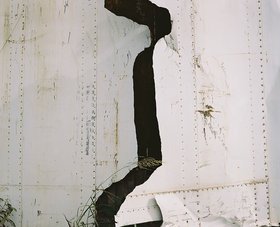 Bouchra Khalili, Wet Feet: Broken Container Fig. 1, 2012, C-Print, 120 X 100cm. Courtesy of the artist and Galerie Polaris, Paris.