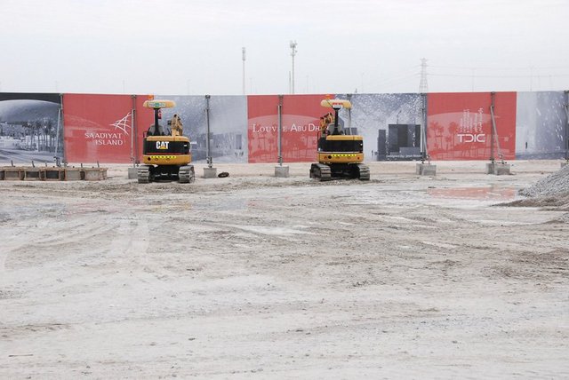 Saadiyat Island, Louvre Abu Dhabi, 2011. © Hans Haacke.