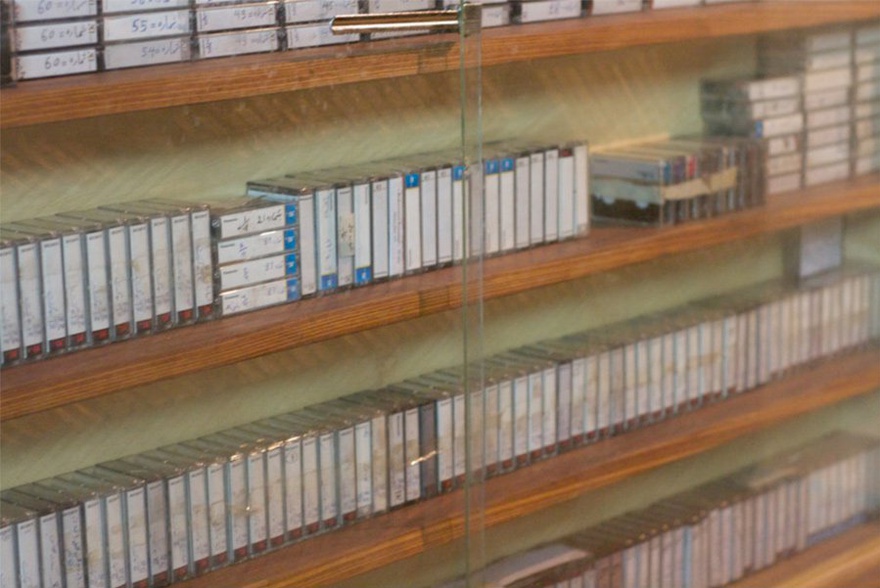 Tapes from a partial digitization project initiated by INA in the 1990s.