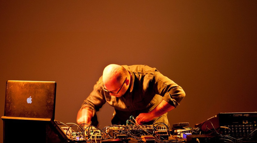 Hassan Khan, Taraban, 2015. Live at Portikus, Frankfurt, 2015.