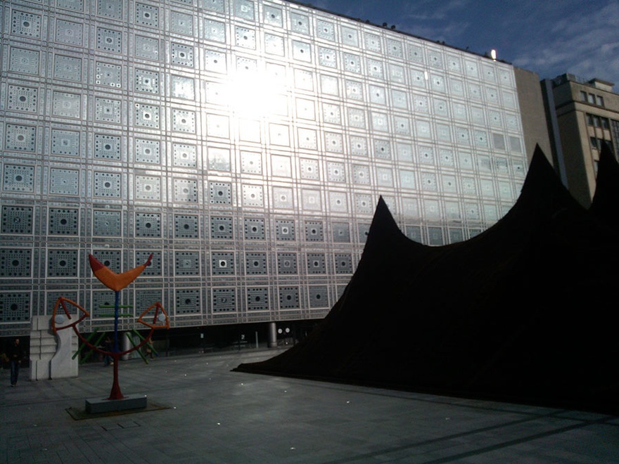 Installation view, Le Maroc Contemporain, 2014–15, at the Institut du Monde Arabe, Paris.