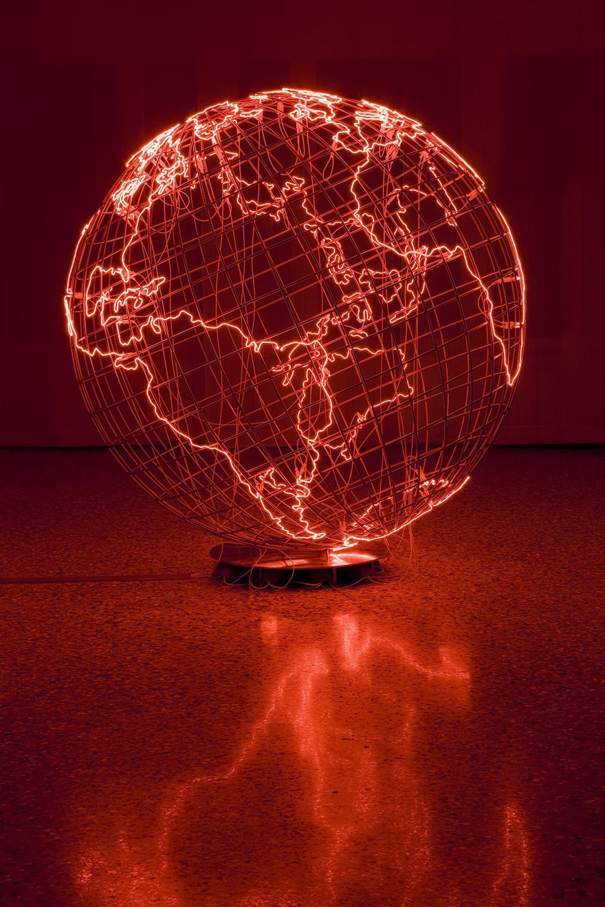 Mona Hatoum, Hot Spot III, 2009. Stainless steel and neon tube, 92 1/8 x 8 13/16 x 87 13/16 in. (234 x 223 x 223 cm)