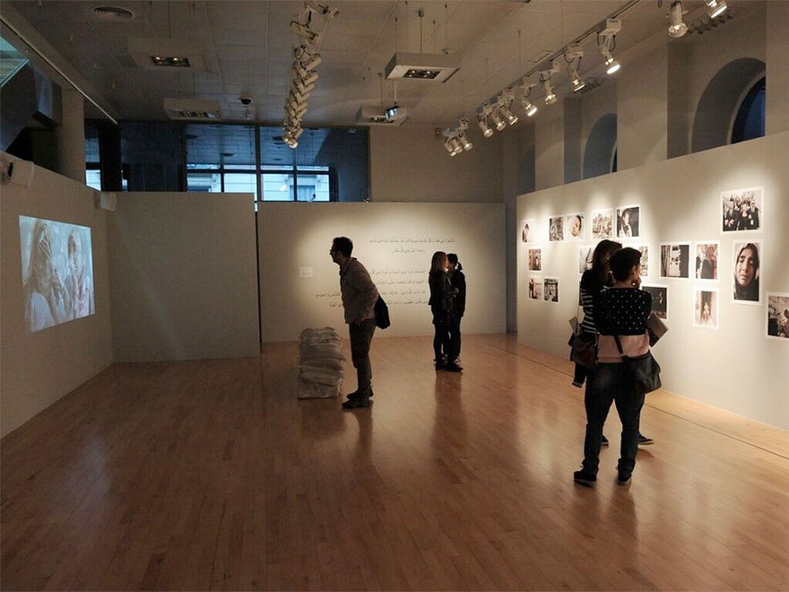 General view of the exhibition space, second room. Wa Habibi, Casa Arabe Madrid, 2016.