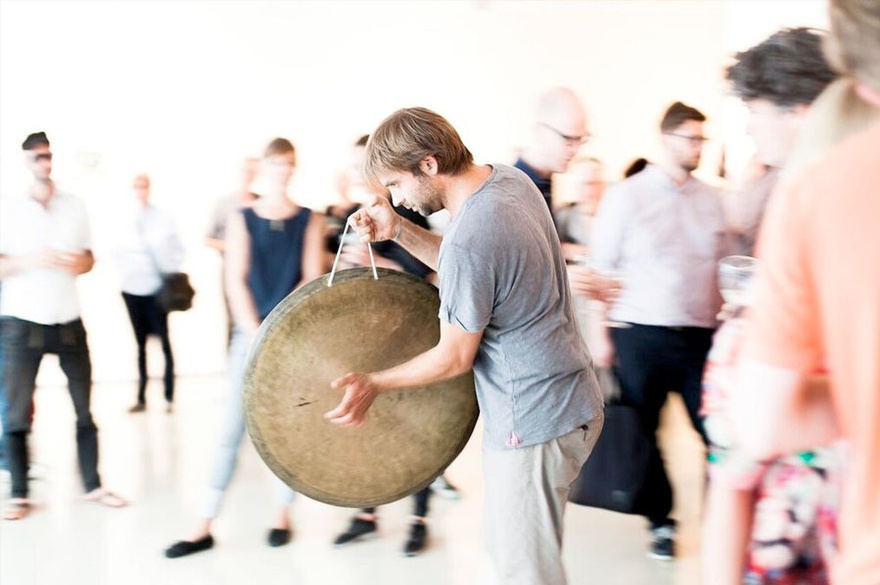 Carrefour/Treffpunkt (Meeting Point), 2015. Installation view at ifa Gallery, Berlin.