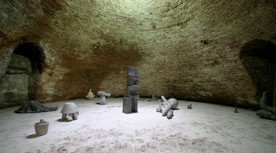 T-Yong Chung, Concrete Sculpture, 2010. Installation view.